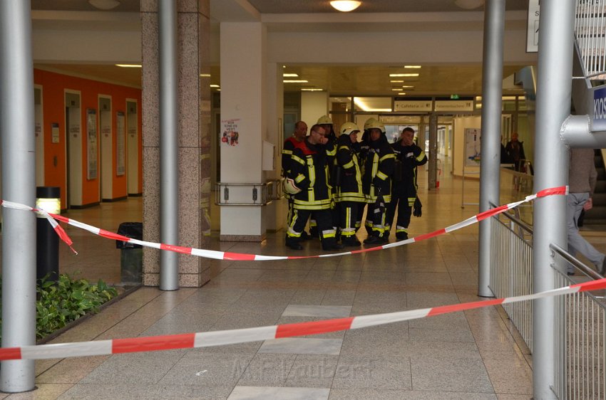 Feuer 5 Uni Klinik Bettenhaus Koeln Lindenthal Kerpenerstr P71.JPG